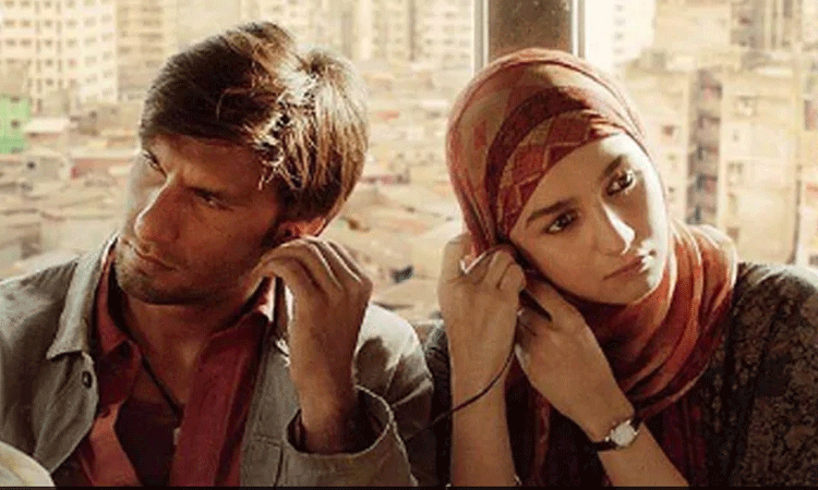 రణ్వీర్ మూవీపై బడా నిర్మాతల కన్ను..?