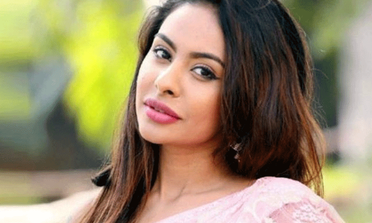 Sri Reddy: జస్ట్ డస్ట్ బిన్...ఈసారి నేరుగా ప్రభుదేవాను టార్గెట్ చేసిన శ్రీరెడ్డి.. సోషల్ మీడియా వేదికగా..