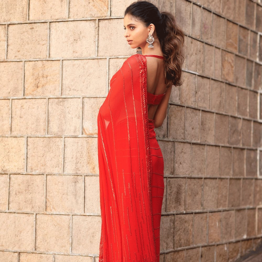 కథానాయికగా ఇండస్ట్రీలో రాణించేందుకు సుహానా ఆసక్తి చూపిస్తున్నట్లుగా తెలుస్తోంది.