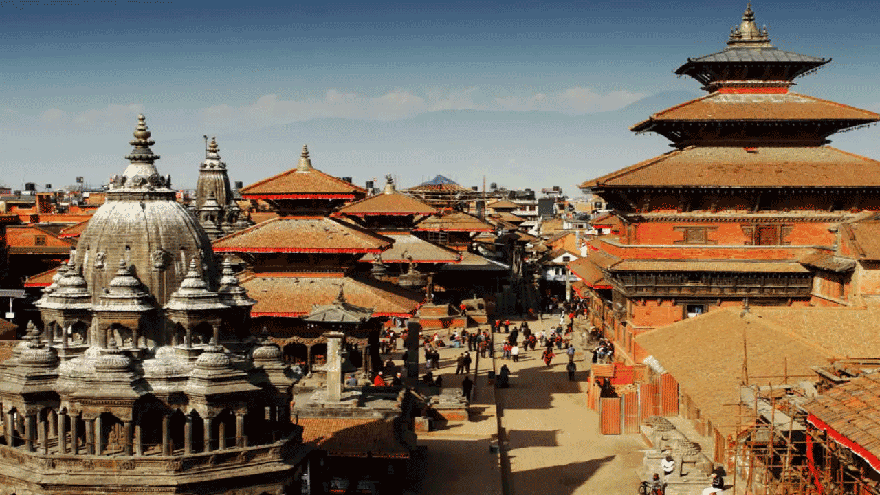 3 స్టార్ హోటళ్లలో వసతి: ఈ ప్యాకేజీలో 3 స్టార్ హోటల్లో వసతి ఉంటుంది. నేపాల్లోని పశుపతినాథ్ ఆలయాన్ని సందర్శించే అవకాశం కూడా ఉంటుంది.