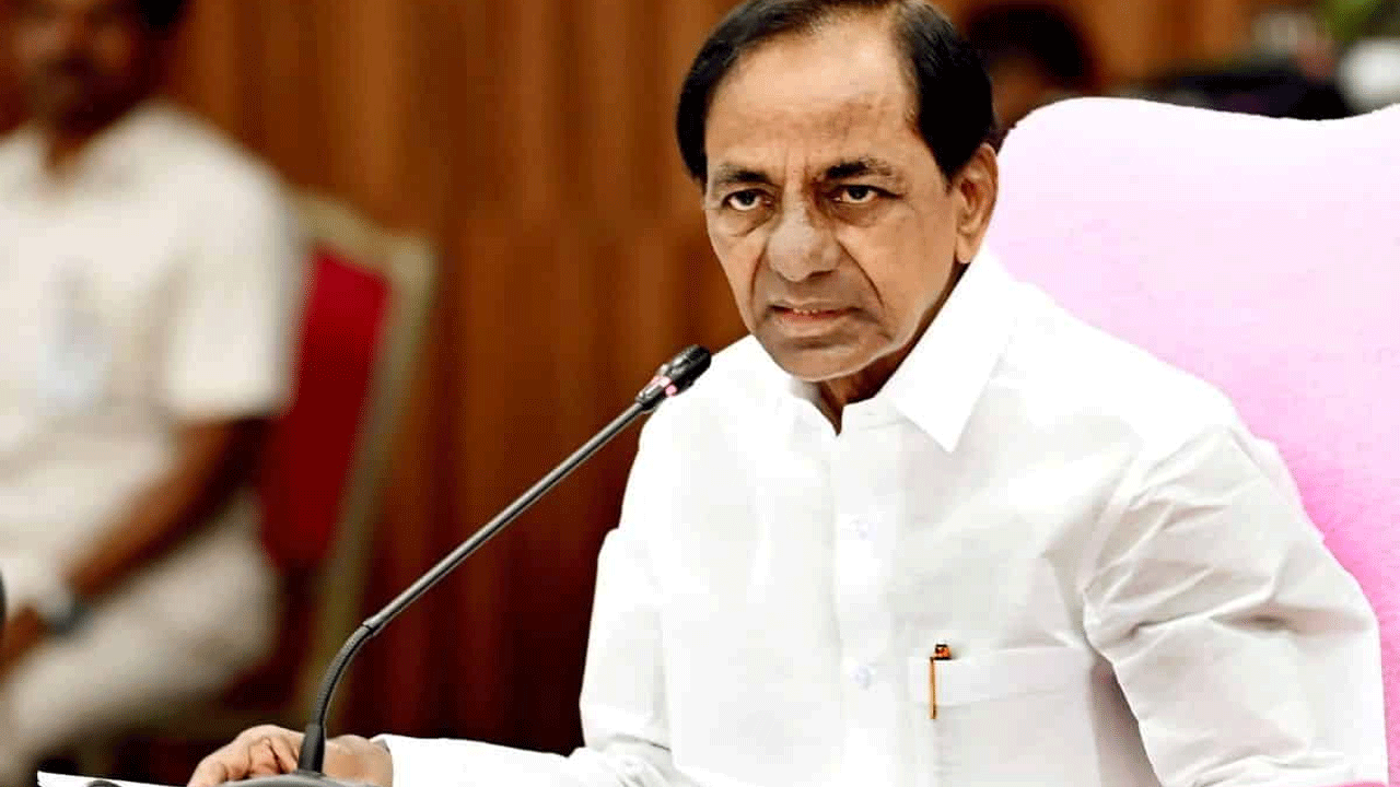 Telangana: ప్రగతి భవన్లో కీలక సమావేశం.. సీఎం కేసీఆర్తో మంత్రులు కేటీఆర్, హరీష్ భేటీ.. Telangana: ప్రగతి భవన్లో కీలక సమావేశం.. సీఎం కేసీఆర్తో మంత్రులు కేటీఆర్, హరీష్ భేటీ..