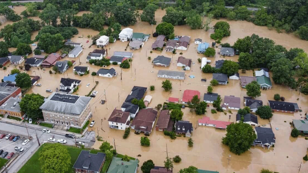 ఫ్లడ్‌ హబ్‌ పేరుతో కొత్త ఏఐ టూల్‌ను తీసుకొచ్చొంది. వారం ముందుగానే వరదలు వచ్చే అవకాశాన్ని పసిగట్టడం ఈ టూల్ ప్రత్యేకతగా చెప్పొచ్చు. వాతావరణ అంచనాల ఆధారంగా ఈ టూల్ పని చేస్తుంది. 