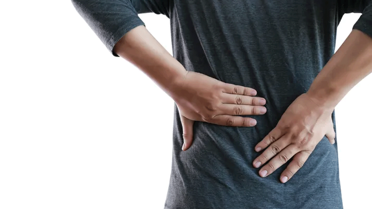 Health: శరీరంలో కనిపించే ఈ లక్షణాలు.. కిడ్నీల్లో రాళ్లకు సంకేతం కావొచ్చు..