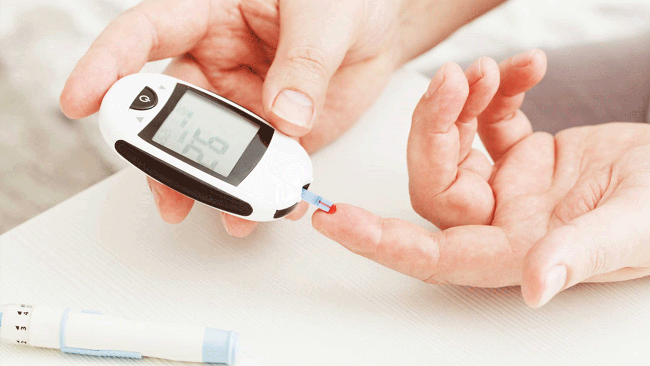 Diabetes Care in Monsoon: షుగర్ పేషెంట్స్.. వర్షాకాలంలో ఈ జాగ్రత్తలు తప్పనిసరి..!