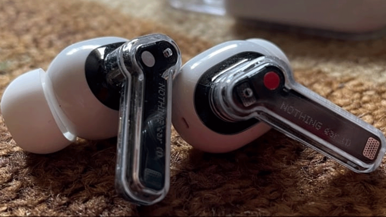 ఇక ఈ ఇయర్‌ బడ్స్‌ను ఒక్కసారి ఫుల్‌ ఛార్జ్‌ చేస్తే 7.5 గంటల ప్లేబ్యాక్‌తో పనిచేస్తుంది. ఇయర్‌ బడ్స్‌ కేస్‌తో 33 గంటలు లైఫ్‌ టైమ్‌ ఇస్తుంది. ఇందులో యూఎస్‌బీ సీ పోర్ట్‌తో తీసుకొచ్చారు. 