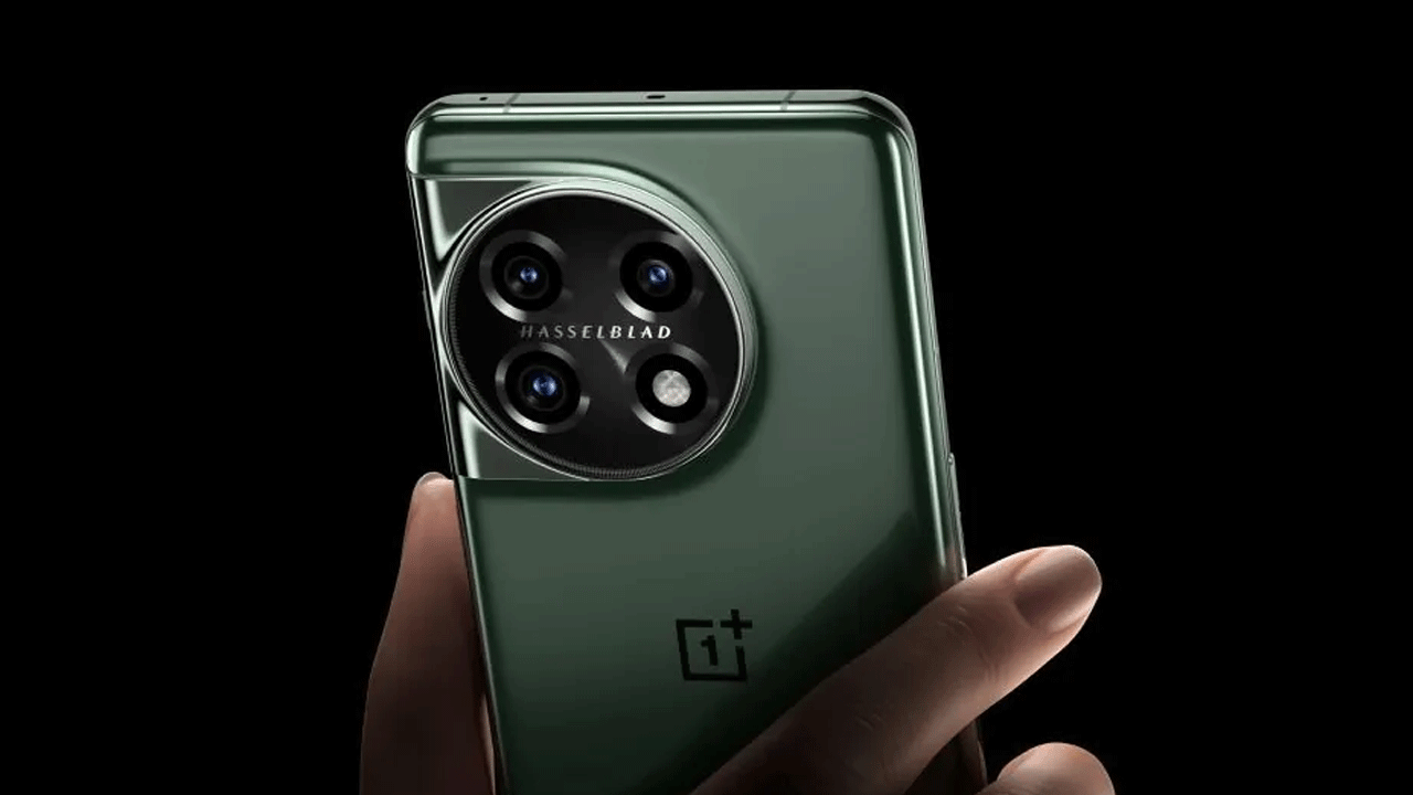 సెక్యూరిటీ కోసం ఈ స్మార్ట్ ఫోన్‌లో ఇన్ డిస్ ప్లే ఫింగర్ ప్రింట్ సెన్సర్, అలర్ట్ స్లైడర్ వంటి ఆప్షన్స్‌ను అందించారు. ఇక కనెక్టివిటీ ఫీచర్ల విషయానికొస్తే ఇందులో.. 5జీ, 4జీ, వై-ఫై 6, బ్లూటూత్ 5.3, జీపీఎస్, ఎన్ఎఫ్ సీ, యూఎస్బీ 2.0 టైప్ సీ కనెక్టివిటీ ఫీచర్లను అందించారు. 