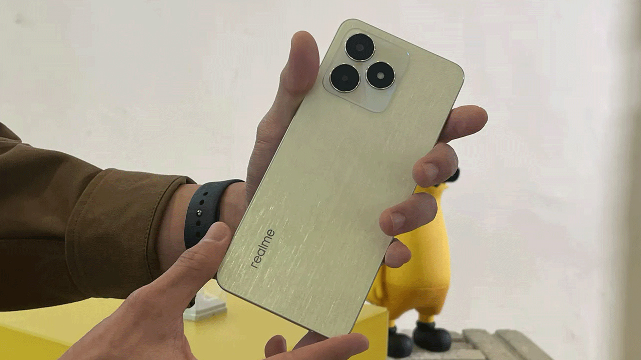 కెమెరాకు అధిక ప్రాధాన్యత ఇచ్చిన ఈ ఫోన్లో 108 మెగాపిక్సెల్స్తో కూడిన 108 మెగాపిక్సెల్ రెయిర్ కెమెరాను ఇవ్వనున్నారని తెలుస్తోంది. అయితే ఫ్రంట్ కెమెరాకు సంబంధించిన వివరాలు తెలియాల్సి ఉంది. ఇక ఈ ఫోన్లో 5000 ఎమ్ఏహెచ్ బ్యాటరీని ఇవ్వనున్నారు.