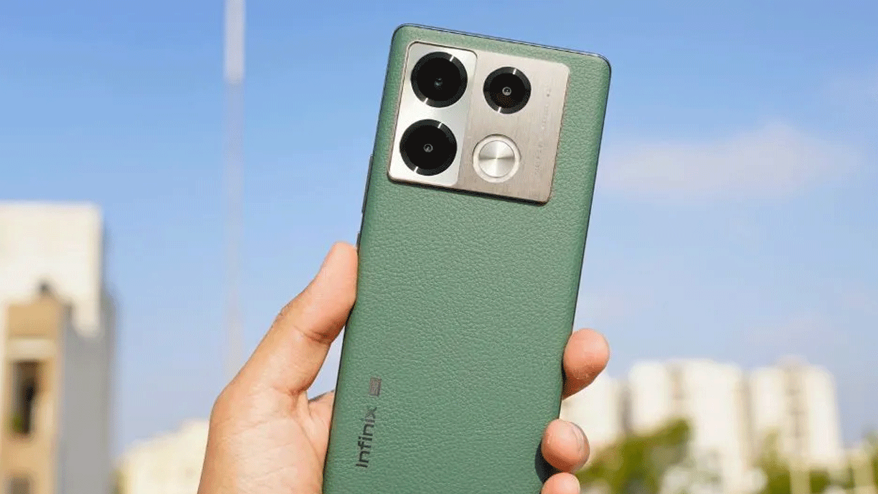 ఈ స్మార్ట్ ఫోన్లో దుమ్ము, ధూళి నుంచి ప్రొటెక్షన్ కోసం ఐపీ53 రేటింగ్ను అందించారు. ధర విషయానికొస్తే 8జీబీ ర్యామ్, 256 జీబీ స్టోరేజ్ వేరియంట్ ధర రూ. 21,999గా నిర్ణయించారు. లాంచింగ్ ఆఫర్లో భాగంగా ఈ స్మార్ట్ ఫోన్ను పలు బ్యాంకులకు చెందిన క్రెడిట్ కార్డులతో కొనుగోలు చేస్తే రూ. 2000 డిస్కౌంట్ పొందొచ్చు