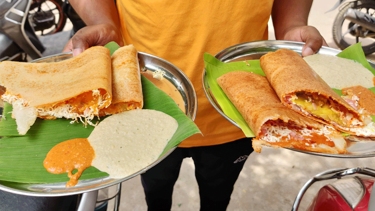 ఫుడ్‌ బిజినెస్‌ ఎవర్‌ గ్రీన్‌ అనే విషయాన్ని ప్రత్యేకంగా చెప్పాల్సని పనిలేదు. మరీ ముఖ్యంగా టిఫిన్‌ సెంటర్‌ ఏర్పాటు చేయడం వల్ల మంచి లాభాలు పొందొచ్చు. మంచి సెంటర్‌ను చూసుకొని టిఫిన్‌ సెంటర్‌ను ప్రారంభిస్తే సరిపోతుంది. టిఫిన్‌ సెంటర్‌ ఏర్పాటు చేయడానికి హోటల్‌ గది అద్దె కాకుండా ఒక రూ. 10 వేలతో టిఫిన్ సెంటర్‌ను ఏర్పాటు చేసుకోవచ్చు. 