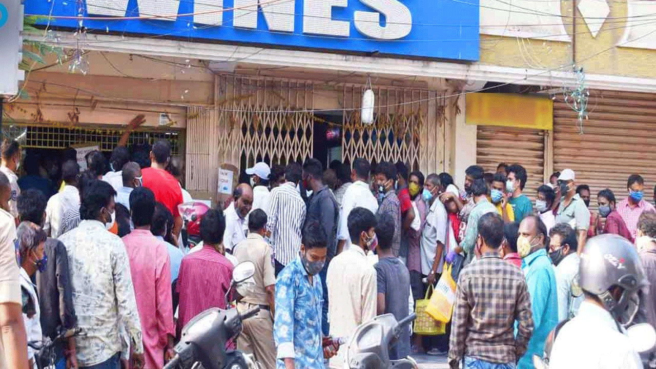 Wine shop: మద్యం దుకాణాలు బంద్‌.. ఆదేశాలు జారీ చేసిన సీపీ..