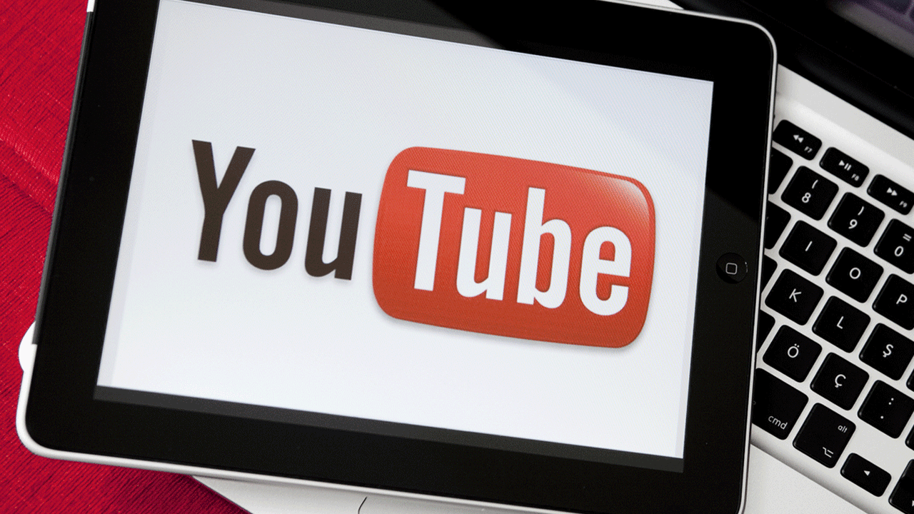 యూట్యూబ్‌ ఛానల్స్‌ ద్వారా డబ్బులు ఆర్జిస్తున్న వారి సంఖ్య పెరుగుతోంది. ఎలాంటి పెట్టుబడి లేకుండా కేవలం మీ ప్రతిభతోనే డబ్బు సంపాదించుకునే అవకాశం దీంతో ఉంది. ఇన్ఫర్మేటివ్‌, ఫుడ్‌, ట్రావెల్‌కు సంబంధించిన వీడియోలను అప్‌లోడ్‌ చేస్తూ మంచి ఆదాయాన్ని పొందొచ్చు. 