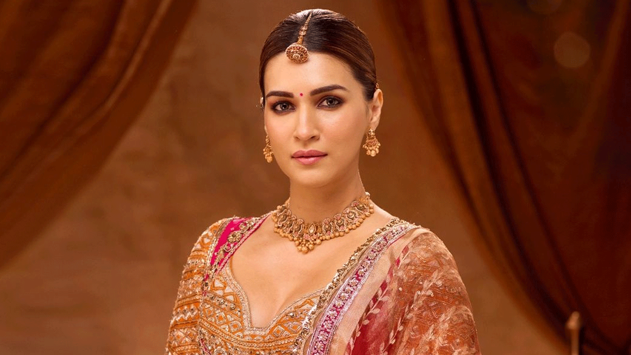 దేశ రాజధాని ఢిల్లీలోని R. K. పురంలో ఢిల్లీ పబ్లిక్ స్కూల్ లో పాఠశాల విద్యను అభ్యసించింది ఈ అందాల భామ. నోయిడాలోని జేపీ ఇన్స్టిట్యూట్ ఆఫ్ ఇన్ఫర్మేషన్ టెక్నాలజీ నుండి ఎలక్ట్రానిక్స్ అండ్ టెలికమ్యూనికేషన్ ఇంజనీరింగ్లో బ్యాచిలర్ ఆఫ్ టెక్నాలజీ డిగ్రీ పట్టా పొందింది.