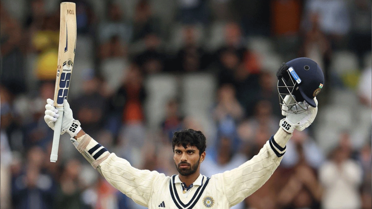 టెస్టుల్లో తన తొలి సెంచరీతో టీమిండియాకు విజయం అందించలేకపోయినా.. ఇంగ్లాండ్‌కు విజయాన్ని దూరం చేస్తూ.. టీమిండియాను ఓటమి నుంచి రక్షించాడు. అలాగే సిరీస్‌ సమం చేసే అవకాశం సజీవంగా ఉంచాడు. ఈ మ్యాచ్‌లో సుందర్‌ 206 బంతుల్లో 9 ఫోర్లు, ఒక సిక్స్‌తో 101 పరుగులు చేసి నాటౌట్‌గా నిలిచాడు.  