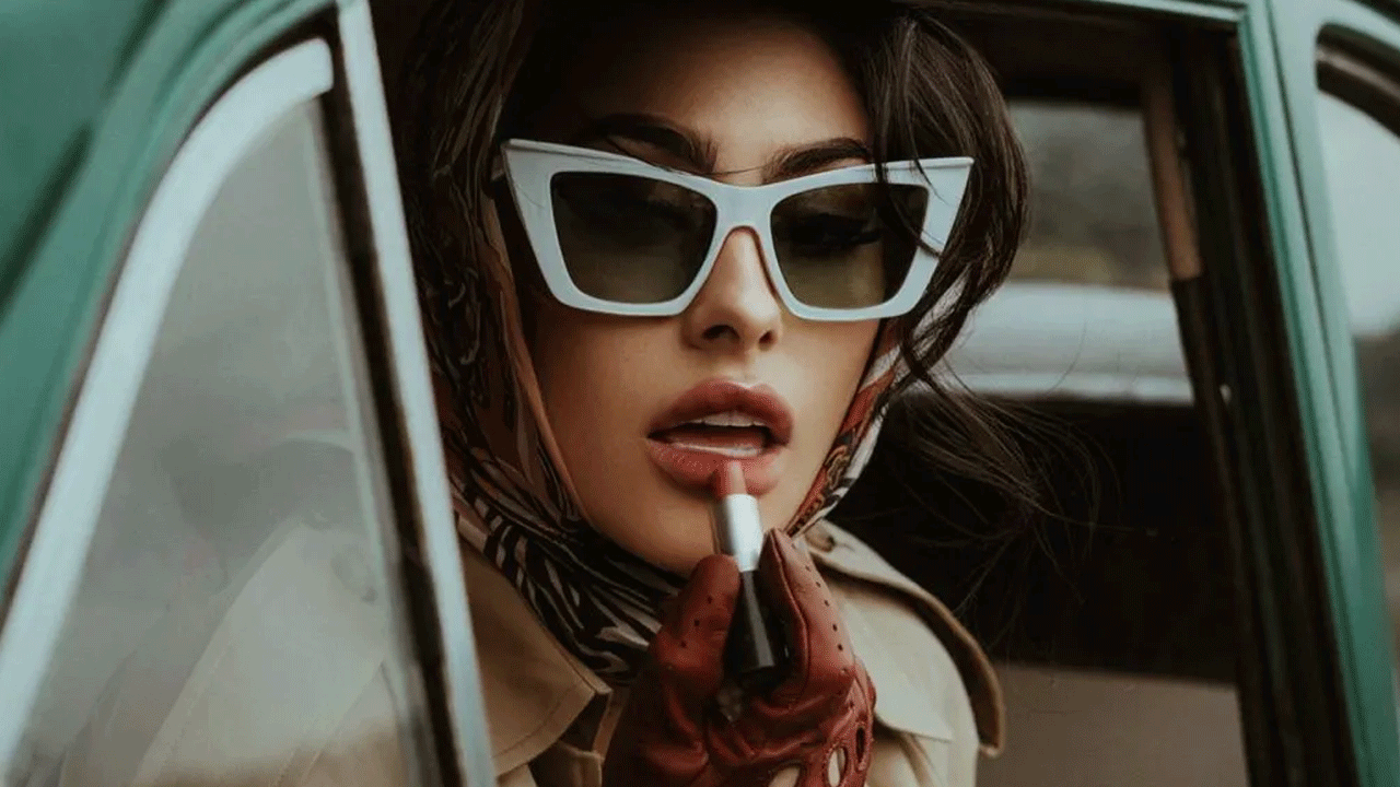 ప్రపంచంలోనే అత్యంత ఖరీదైన లిప్‌స్టిక్.. దీని ధరతో ఏకంగా లగ్జరీ కార్లు కొనేయొచ్చు..!