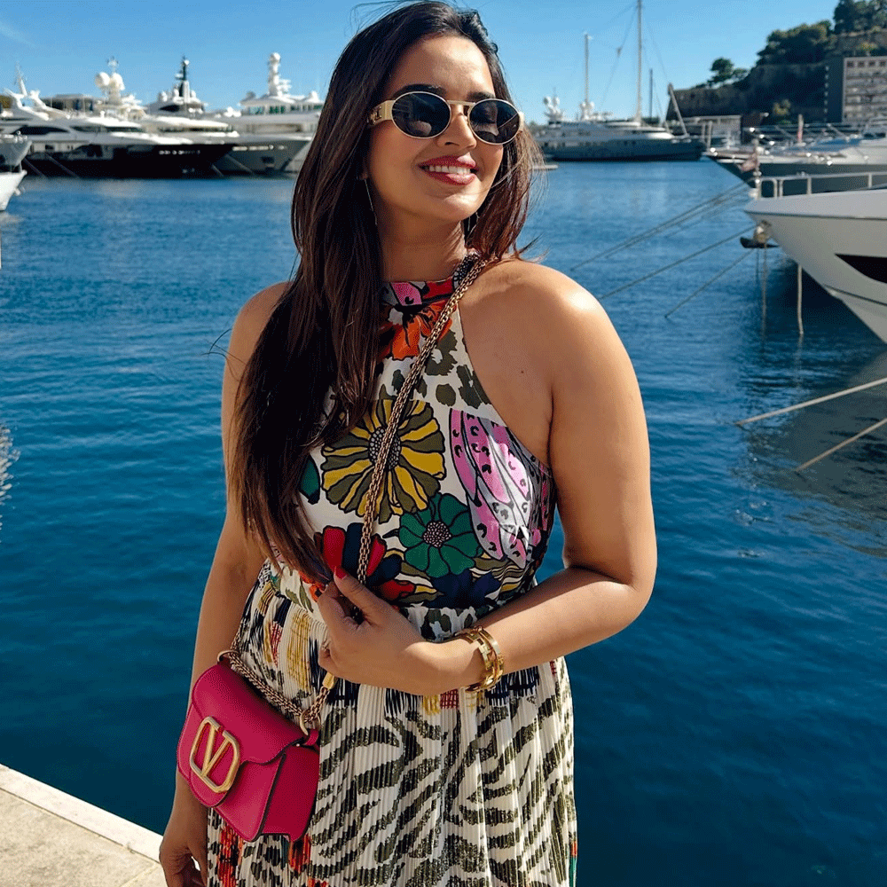 B.Tech పూర్తిచేసిన పూజిత, నటనలోకి రాకముందు టాటా కన్సల్టెన్సీ సర్వీసెస్లో సాఫ్ట్వేర్ ఇంజనీర్గా పనిచేసింది. ఇక ఈ అమ్మడు 2015లో "ఉప్మా తినేసింది" అనే లఘుచిత్రంతో నటనా రంగంలోకి అడుగుపెట్టింది. దాంతో మంచి గుర్తింపు తెచ్చుకుంది.