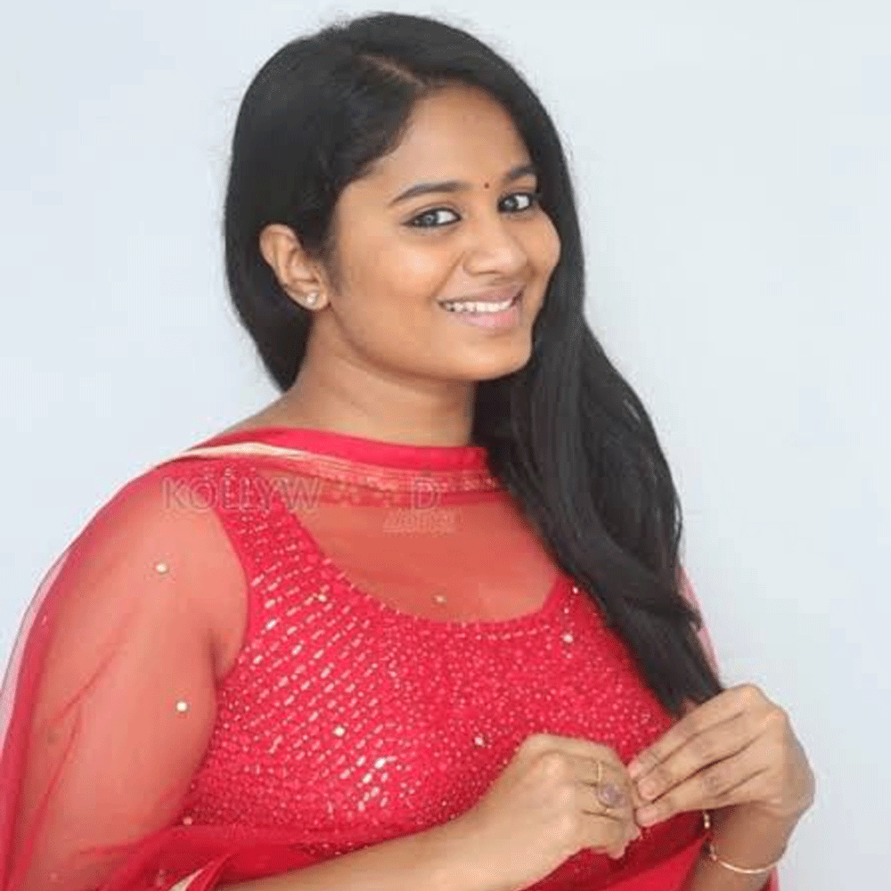 ఆ తర్వాత ‘ఇరవిన్ నిజల్’ చిత్రంలో కీలక పాత్రలో కనిపించింది. ఈ సినిమాలో ఆమె పోషించిన పాత్ర అప్పట్లో చర్చనీయాంశంగా మారింది. ముఖ్యంగా కథకు కీలకమైన సన్నివేశాల్లో నటించి ప్రేక్షకుల దృష్టిని ఆకర్షించింది. తమిళంలో నటిగా గుర్తింపు తెచ్చుకున్న బ్రిగిడా.. తెలుగు ప్రేక్షకులకు కూడా పరిచయమైంది. ‘సిందూరం’ సినిమాతో తెలుగు తెరపైకి అడుగుపెట్టింది.